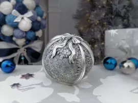 Серебряный елочный шар "Зимняя сказка"